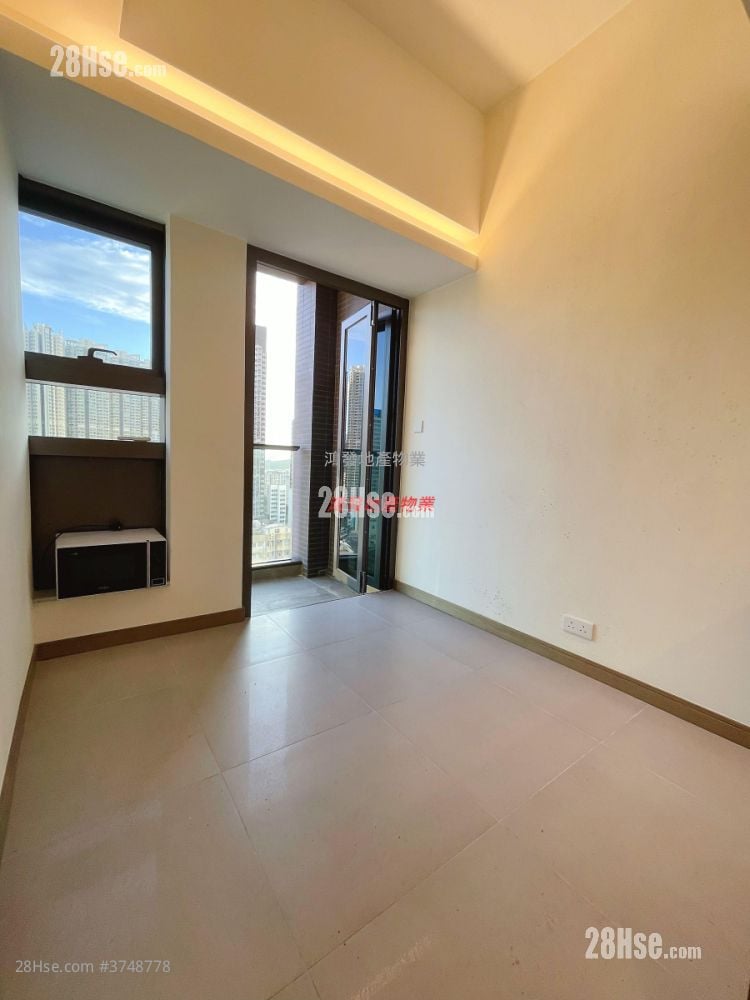 AVA228 售盘 开放式间隔 , 1 浴室 155 平方尺