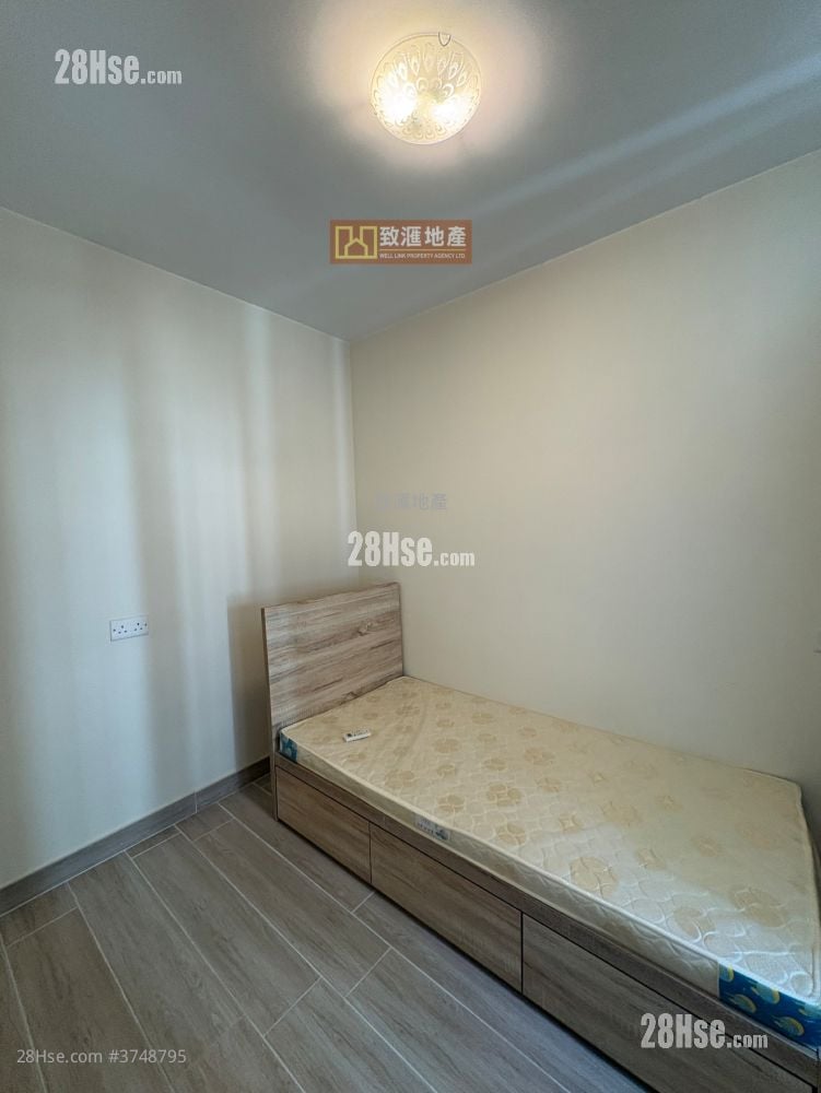 Sheung Chui Court Sell 2 Bedrooms 438 ft²