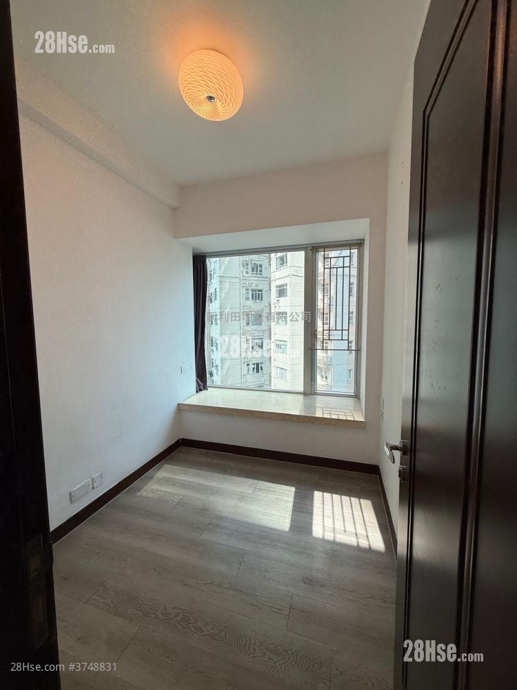 The Legend Rental 3 Bedrooms , 2 Bathrooms 867 ft²