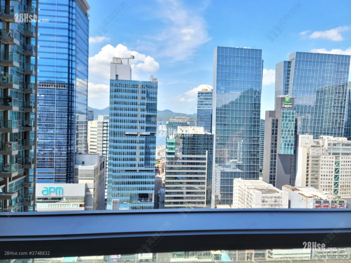 Grand Central Sell 2 Bedrooms , 1 Bathroom 595 ft²