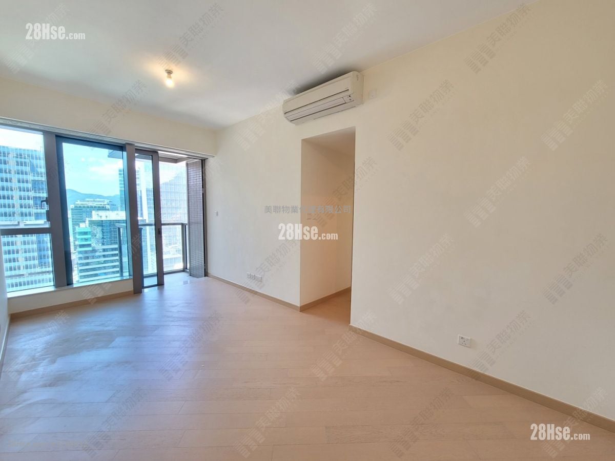 Grand Central Sell 2 Bedrooms , 1 Bathroom 595 ft²