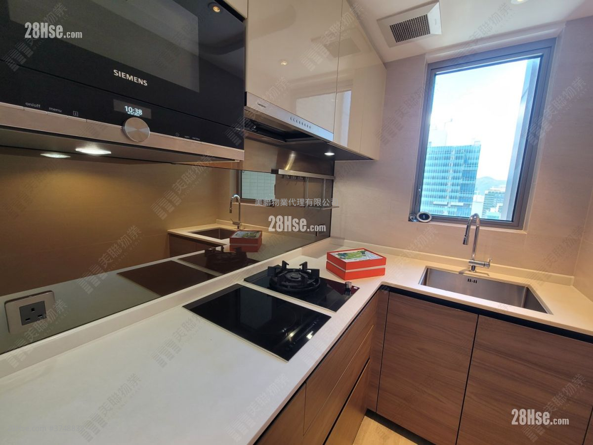 Grand Central Sell 2 Bedrooms , 1 Bathroom 595 ft²