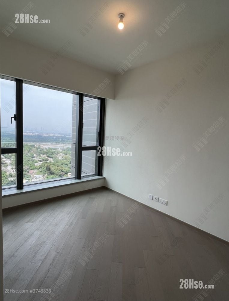 The Yoho Hub Sell 3 Bedrooms 872 ft²