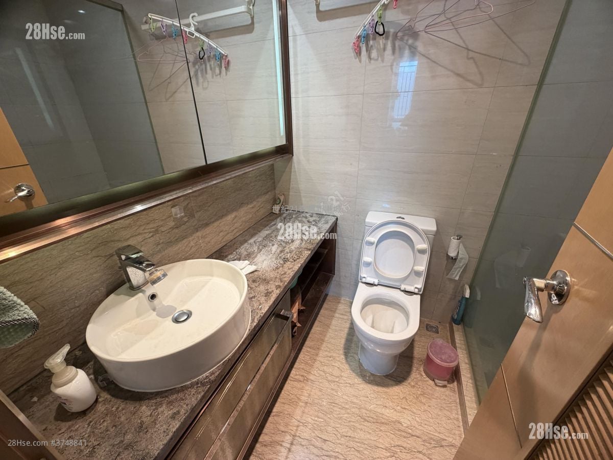 The Riverpark Sell 3 Bedrooms , 2 Bathrooms 825 ft²