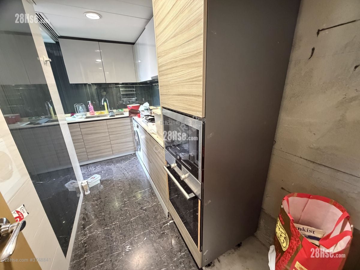 The Riverpark Sell 3 Bedrooms , 2 Bathrooms 825 ft²