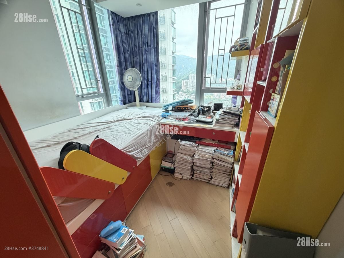 The Riverpark Sell 3 Bedrooms , 2 Bathrooms 825 ft²