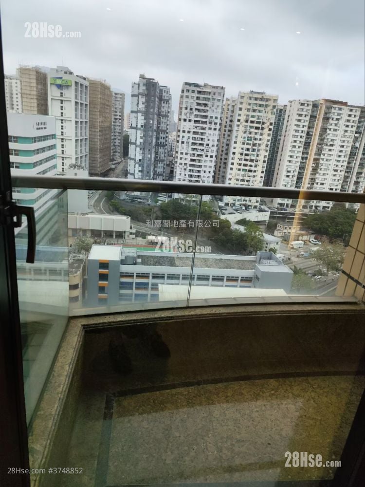 No.1 Ho Man Tin Hill Sell 3 Bedrooms , 2 Bathrooms 1,006 ft²