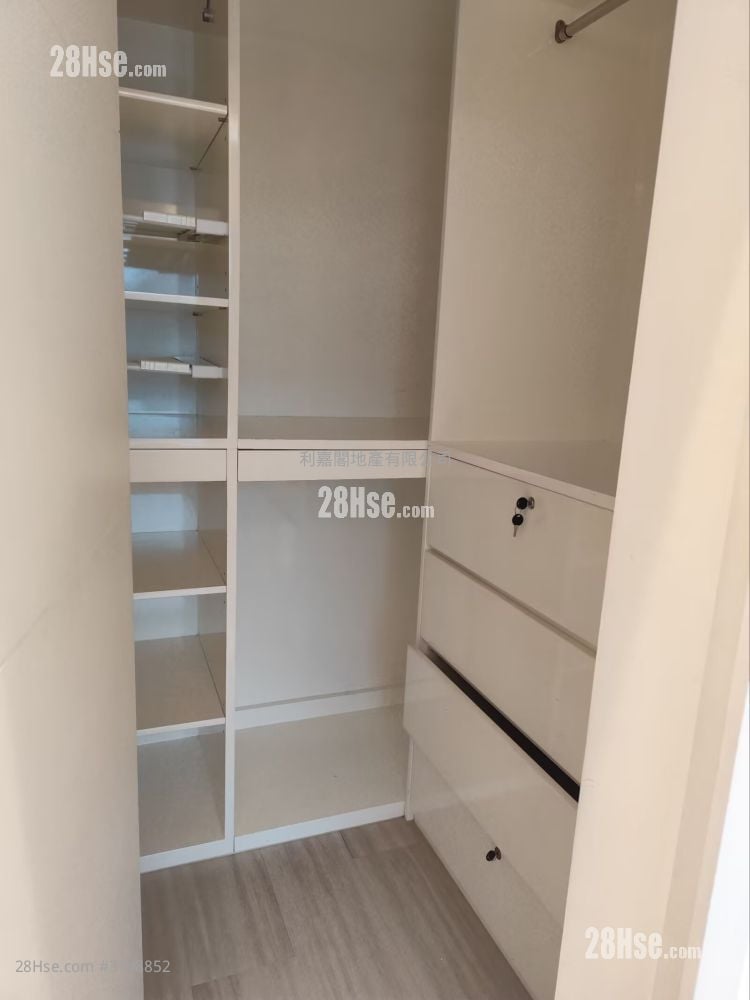 No.1 Ho Man Tin Hill Sell 3 Bedrooms , 2 Bathrooms 1,006 ft²