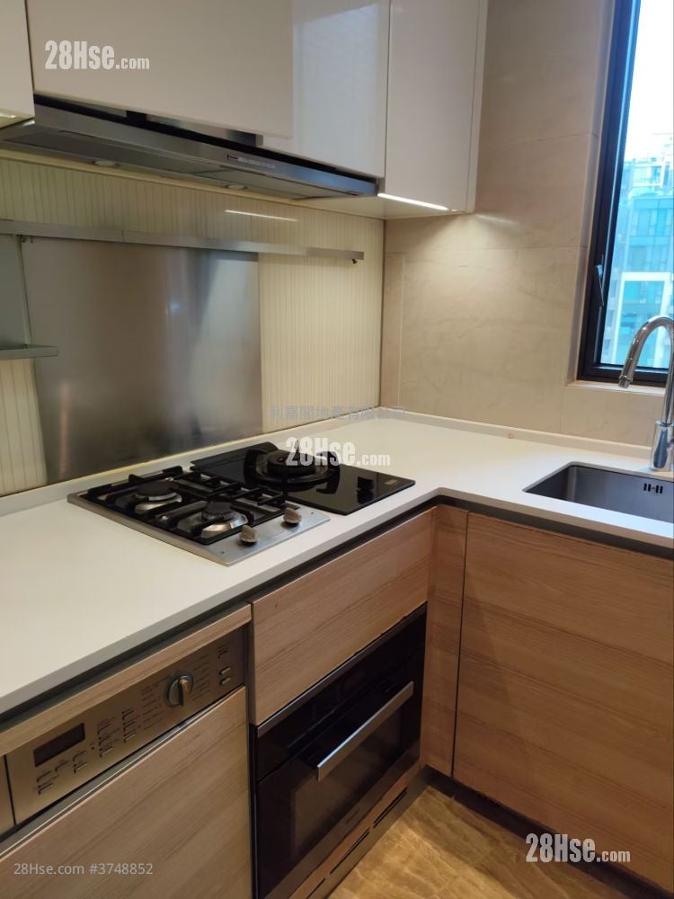 No.1 Ho Man Tin Hill Sell 3 Bedrooms , 2 Bathrooms 1,006 ft²