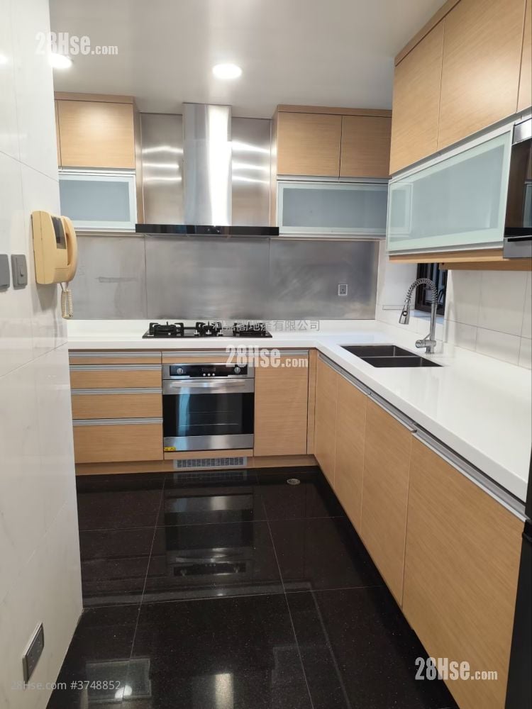 No.1 Ho Man Tin Hill Sell 3 Bedrooms , 2 Bathrooms 1,006 ft²