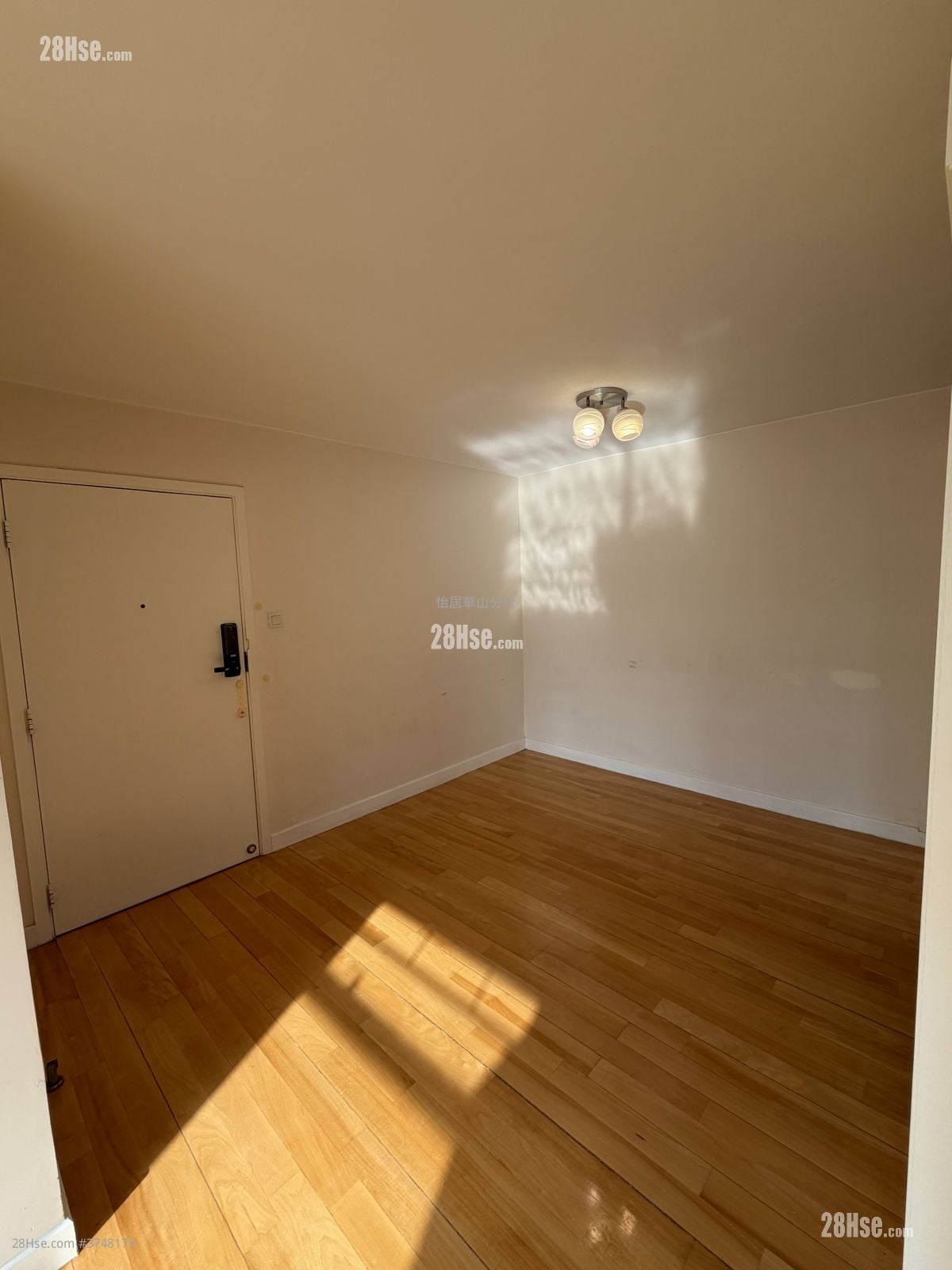 太古城 售盘 3 房 , 2 浴室 760 平方尺