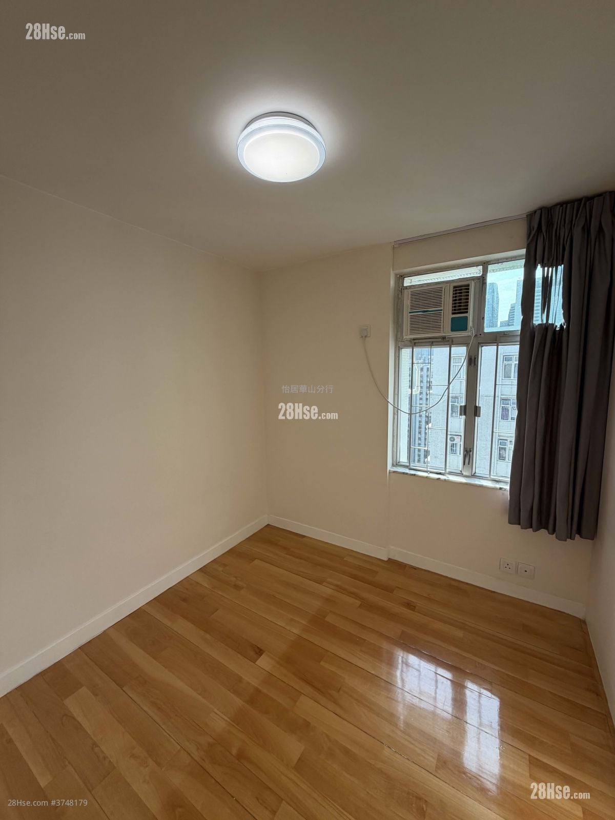 太古城 售盘 3 房 , 2 浴室 760 平方尺