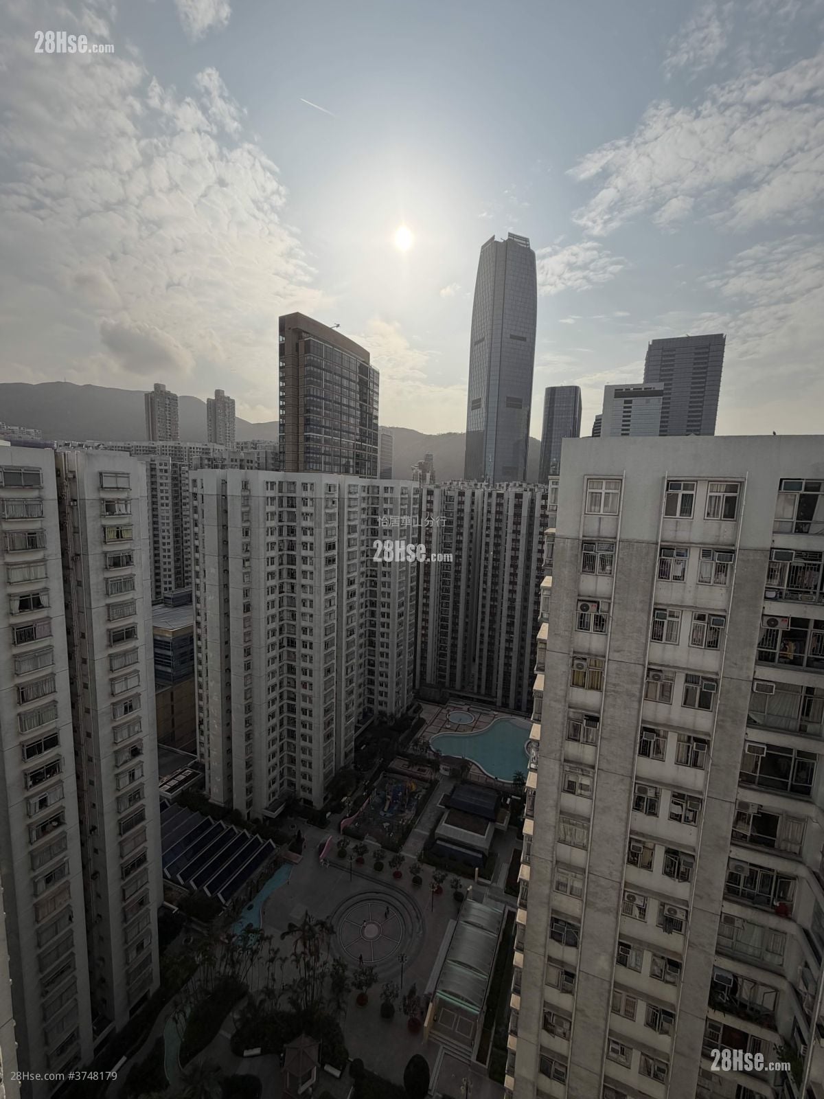 太古城 售盘 3 房 , 2 浴室 760 平方尺