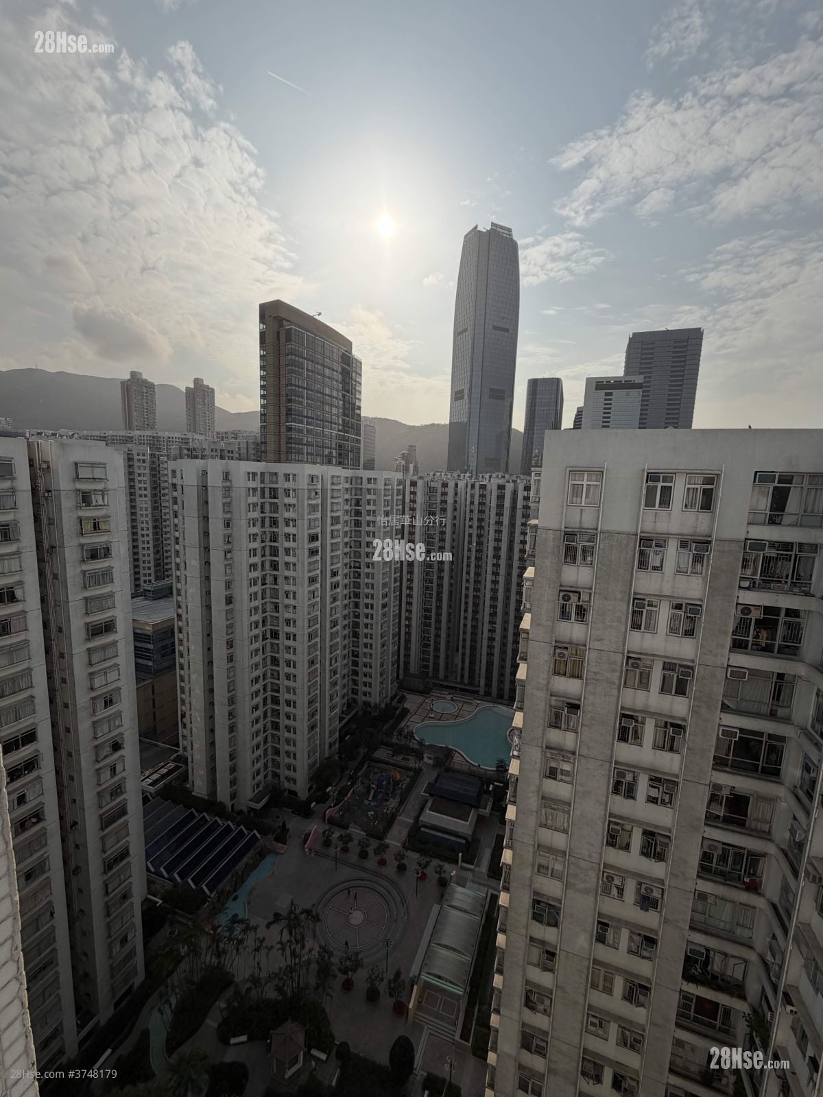 太古城 售盘 3 房 , 2 浴室 760 平方尺