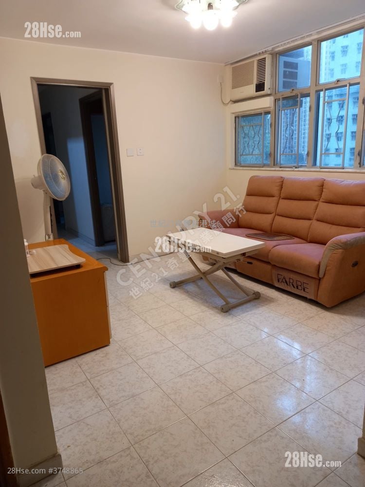 Saddle Ridge Garden Sell 3 Bedrooms , 1 Bathroom 591 ft²