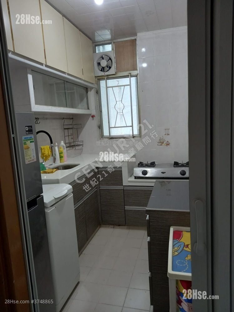 Saddle Ridge Garden Sell 3 Bedrooms , 1 Bathroom 591 ft²