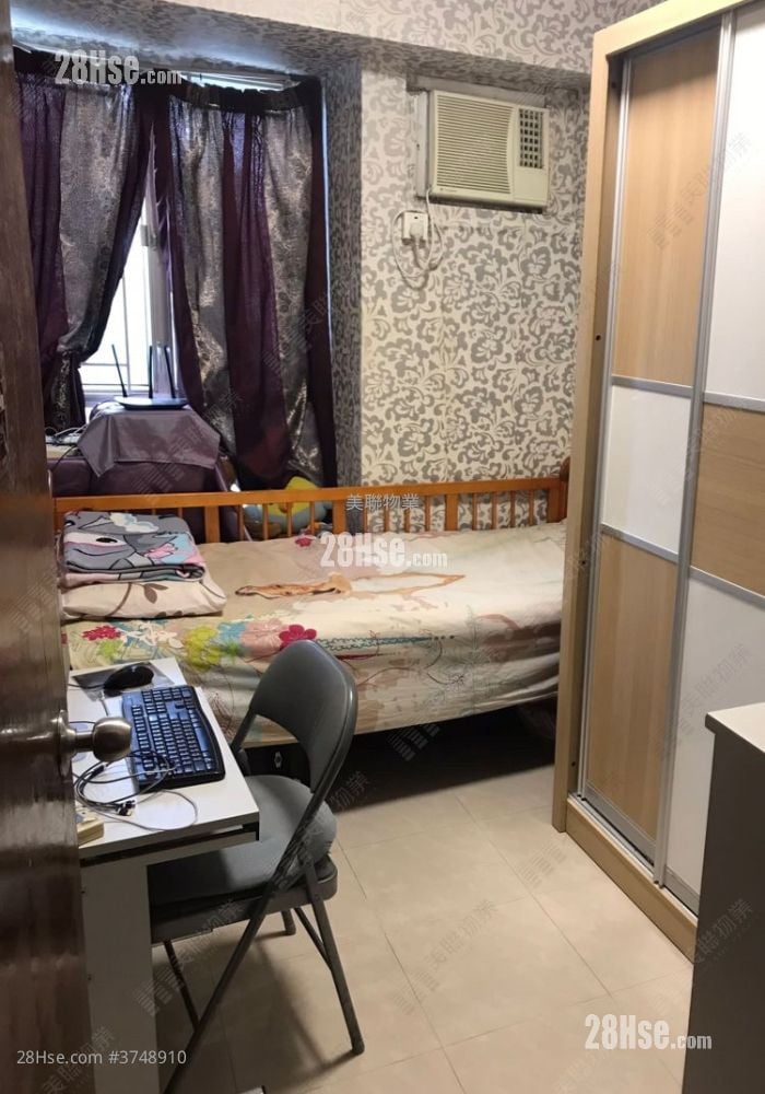 Yuen Long Plaza Sell 2 Bedrooms 427 ft²
