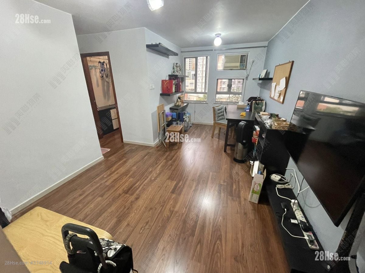 兆康苑 售盘 2 房 447 平方尺