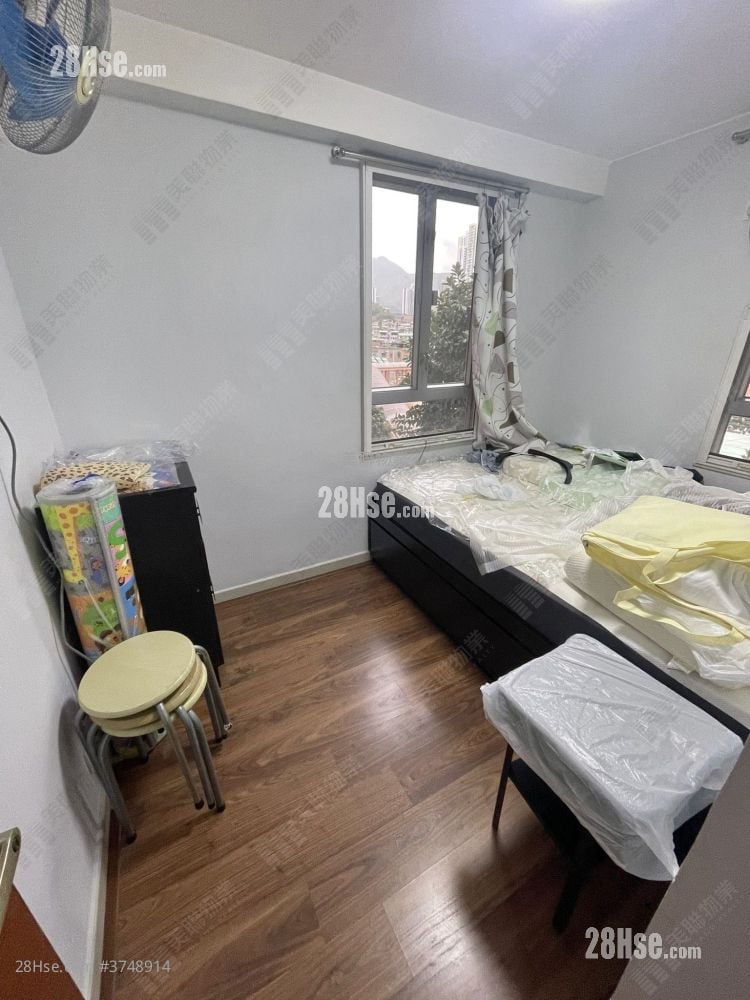 兆康苑 售盘 2 房 447 平方尺