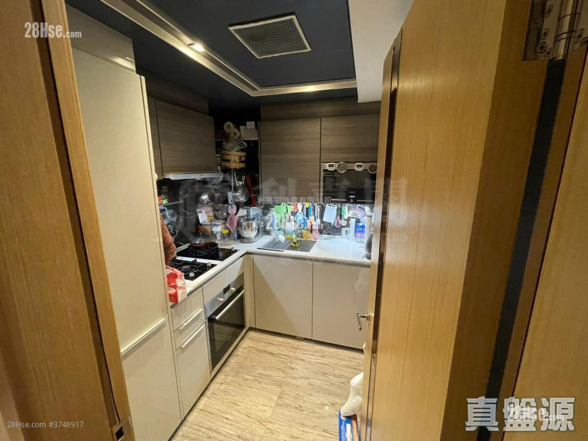 天晉 售盤 3 房 699 平方呎