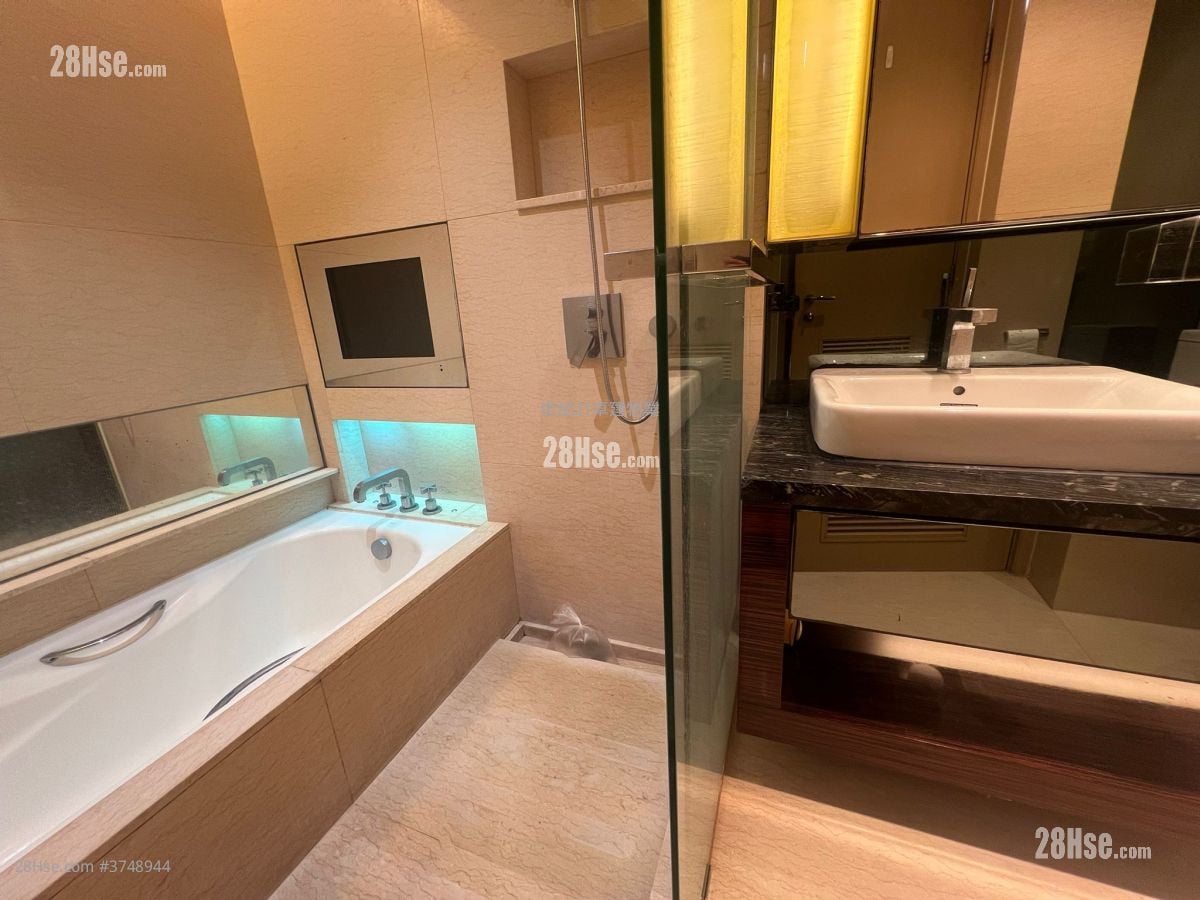 The Harbourside Sell 2 Bedrooms , 2 Bathrooms 743 ft²