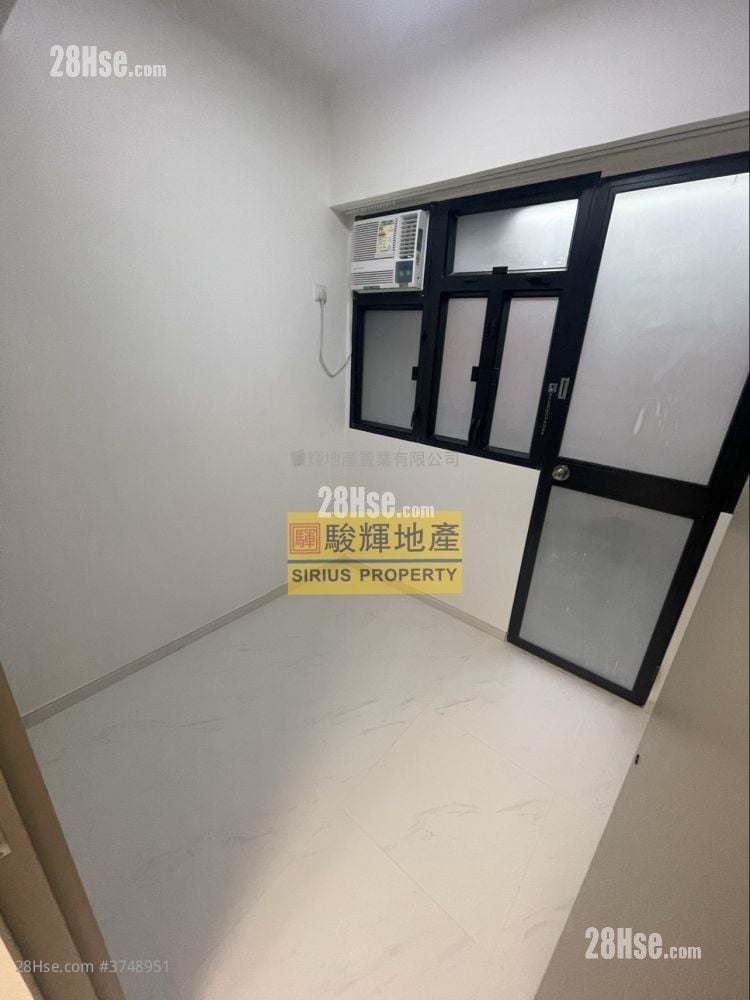 千岁大厦 租盘 300 平方尺