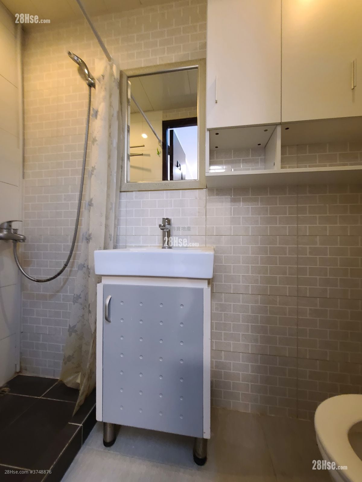 Sun Tao Building Sell 1 Bedroom , 1 Bathroom 305 ft²