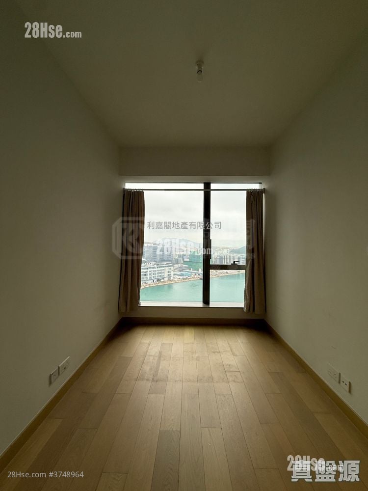 Marini Sell 1 Bedroom 380 ft²