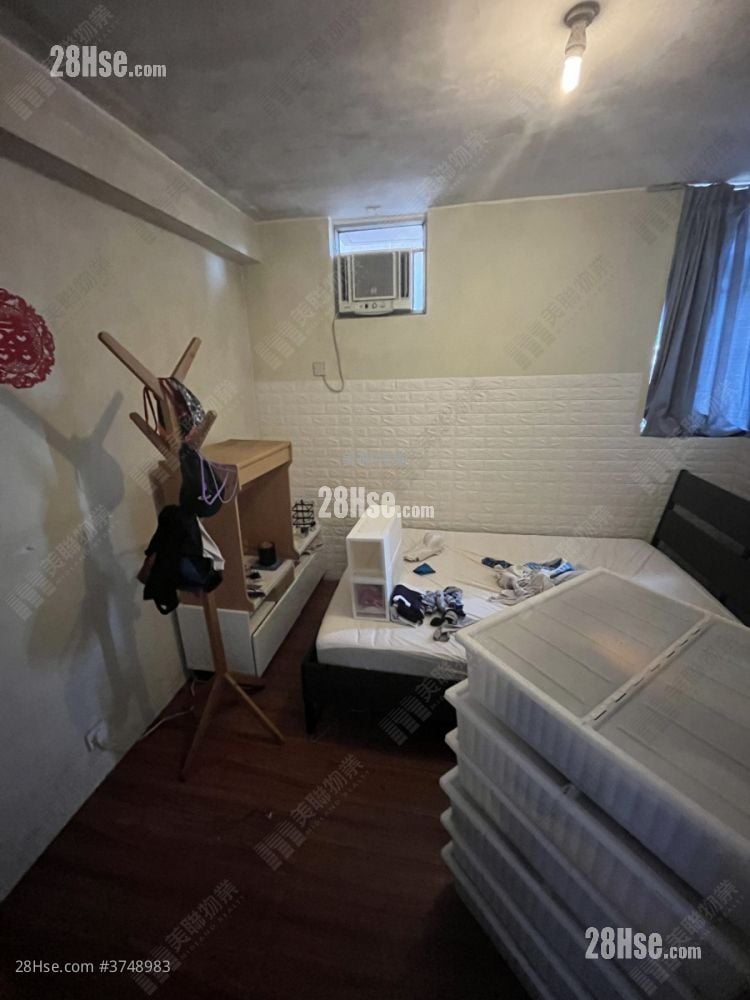 Yung Shing Court Sell 2 Bedrooms 640 ft²