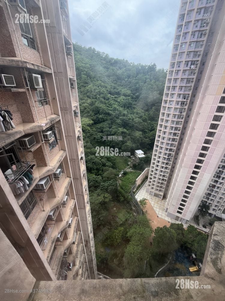 Yung Shing Court Sell 2 Bedrooms 640 ft²