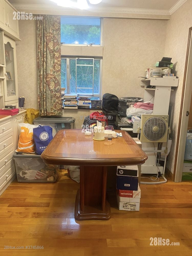 Ka Keung Court Sell 3 Bedrooms , 1 Bathroom 645 ft²