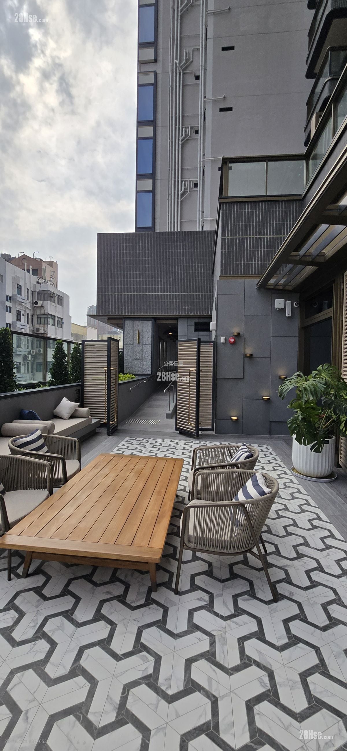 Topside Residence Rental 1 Bedroom , 1 Bathroom 270 ft²