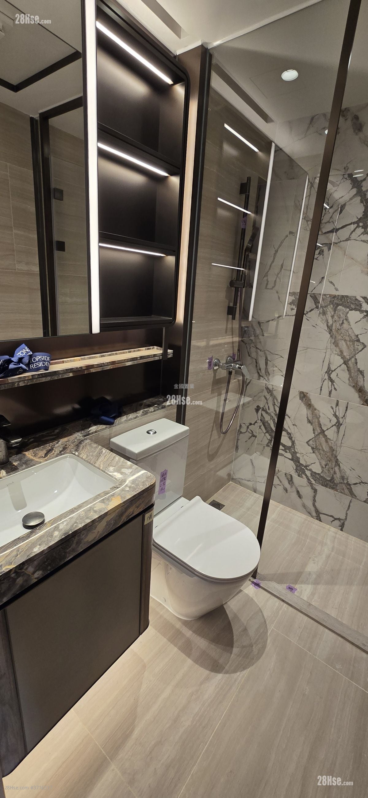 Topside Residence Rental 1 Bedroom , 1 Bathroom 270 ft²