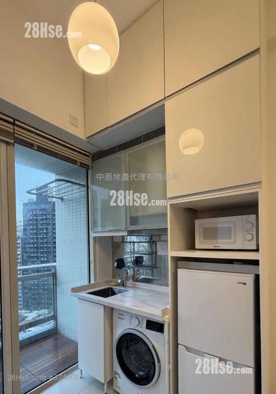 One New York Sell 1 Bedroom 240 ft²