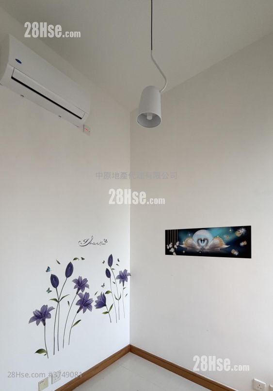 One New York Sell 1 Bedroom 240 ft²