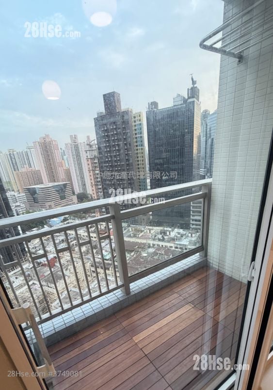 One New York Sell 1 Bedroom 240 ft²