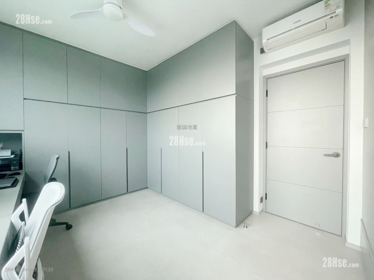 Palatial Coast Sell 3 Bedrooms , 2 Bathrooms 1,212 ft²