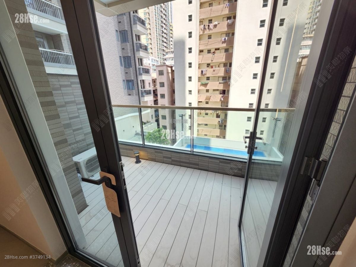 Bondlane Sell Studio 176 ft²