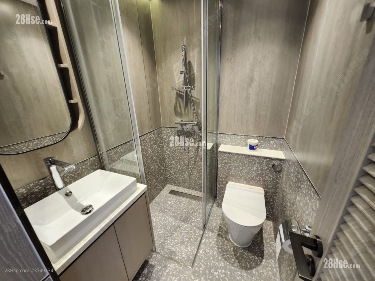 Bondlane Sell Studio 176 ft²