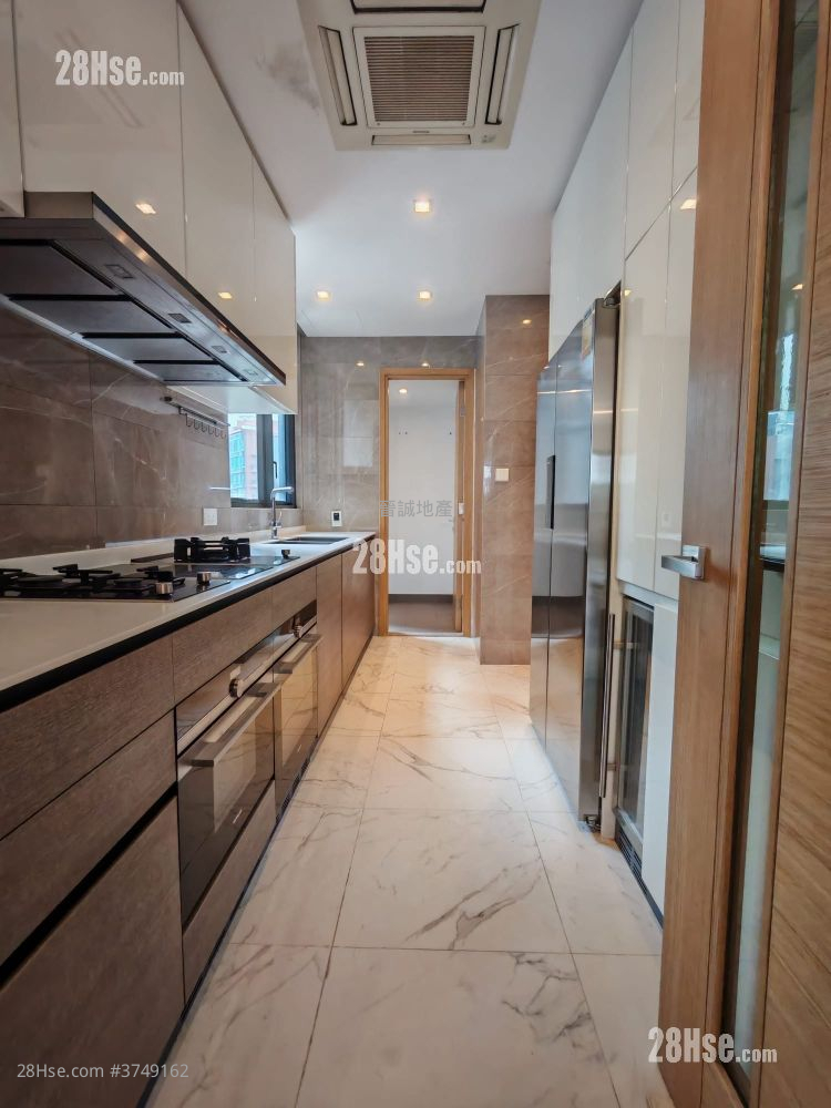 The Bloomsway Sell 5+ Bedrooms , 4 Bathrooms 1,398 ft²