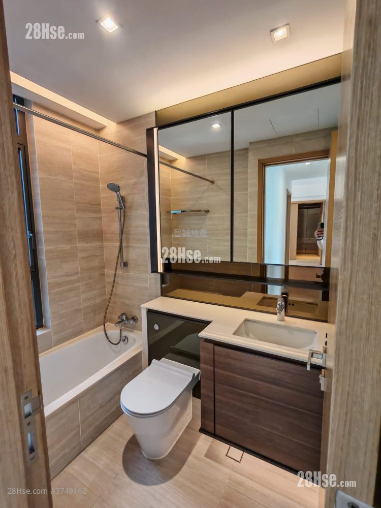 The Bloomsway Sell 5+ Bedrooms , 4 Bathrooms 1,398 ft²