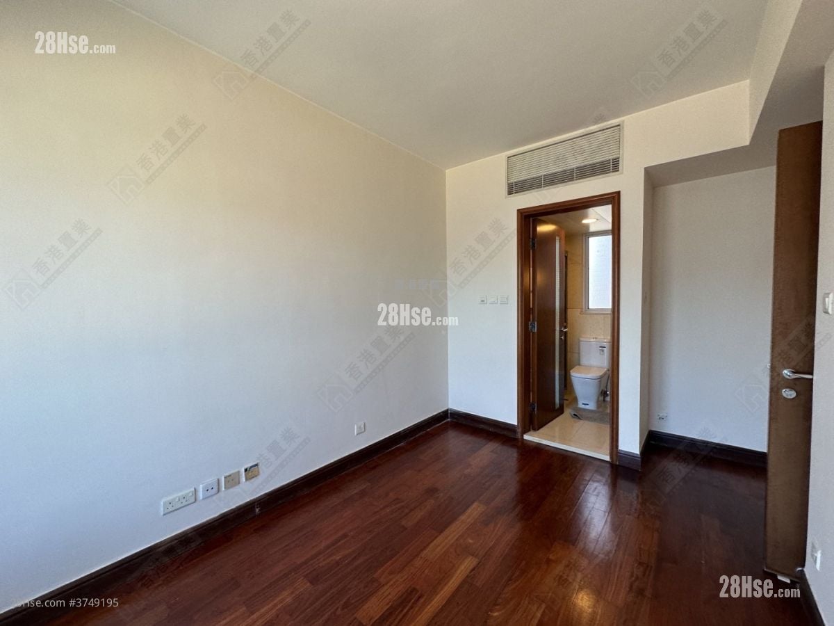 The Harbourside Sell 2 Bedrooms , 2 Bathrooms 750 ft²