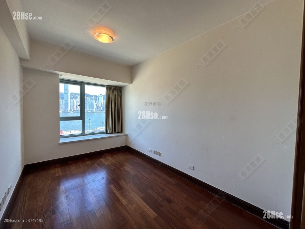 The Harbourside Sell 2 Bedrooms , 2 Bathrooms 750 ft²