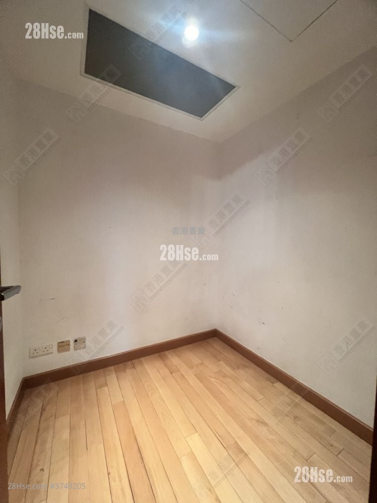 君临天下 售盘 2 房 , 2 浴室 743 平方尺