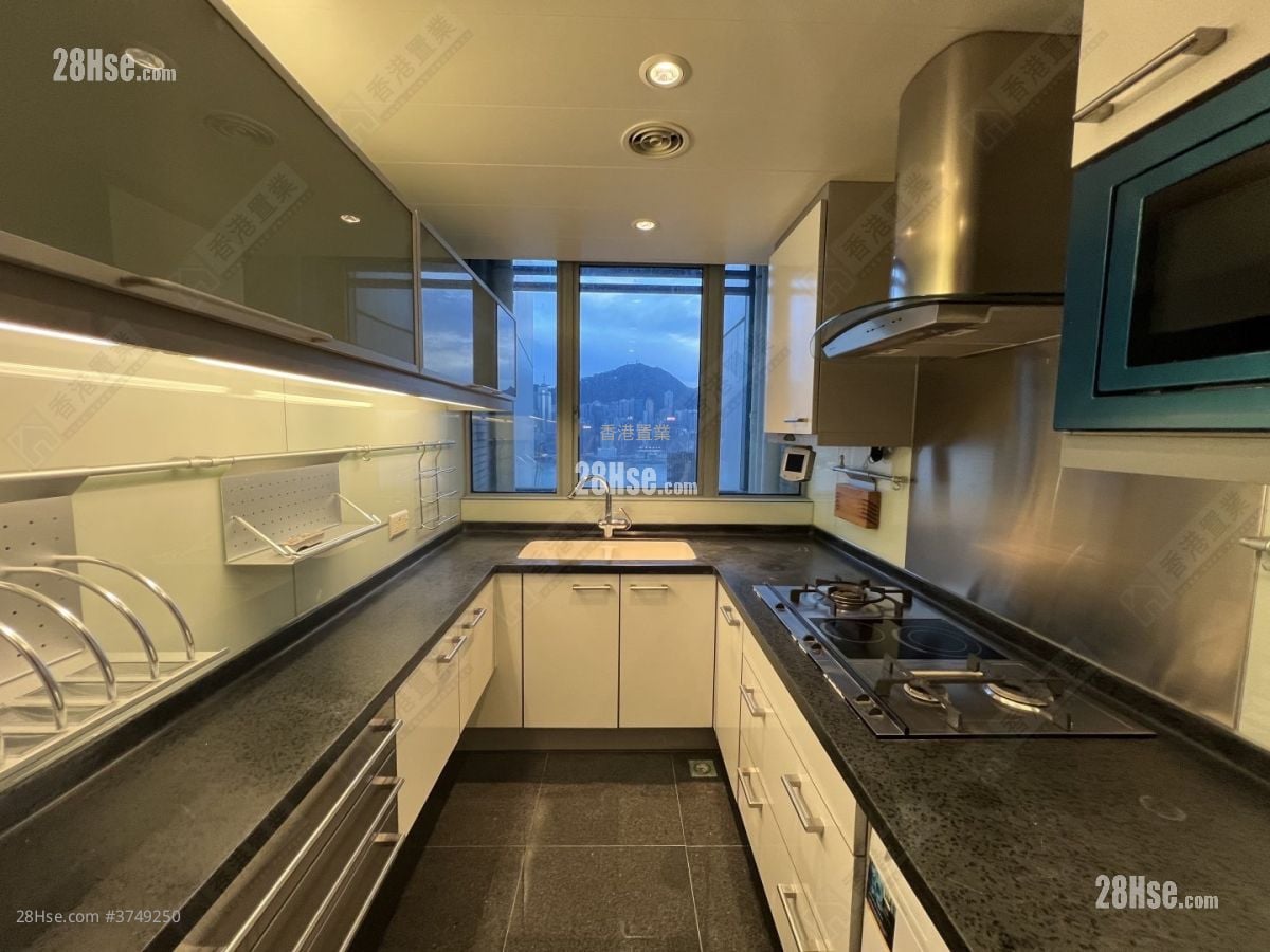 君临天下 售盘 3 房 , 3 浴室 1,051 平方尺