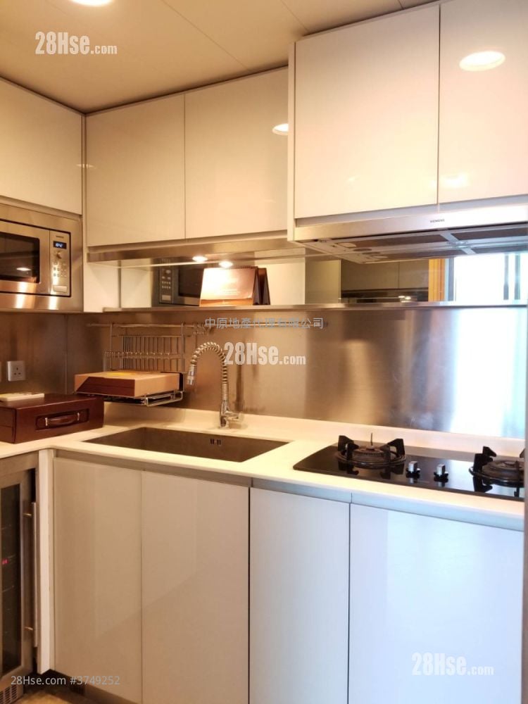 Century Gateway Sell 1 Bedroom , 1 Bathroom 372 ft²