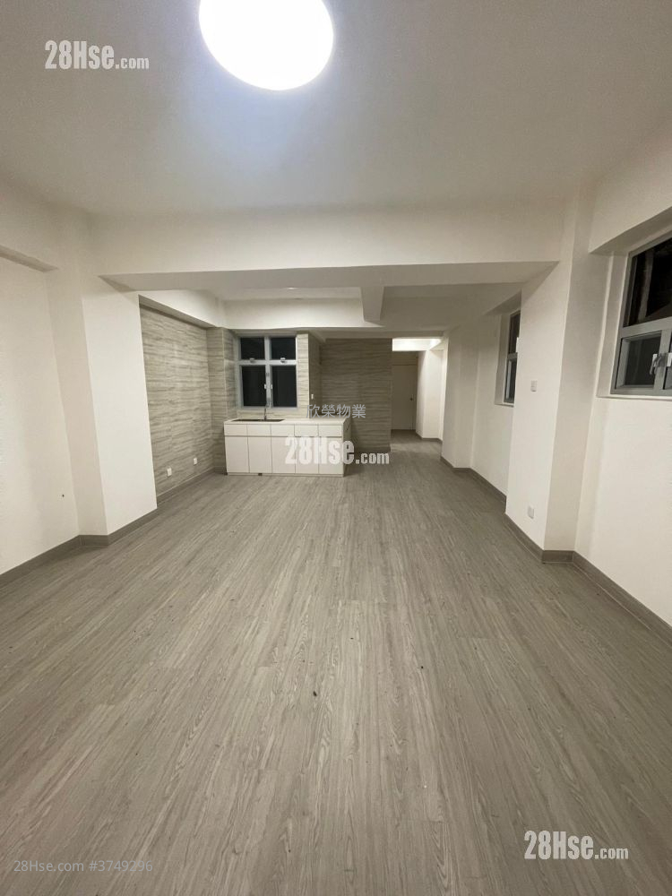 Yuen Fat Building Sell 574 ft²