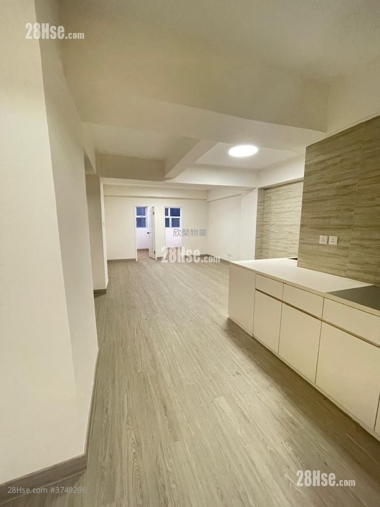 Yuen Fat Building Sell 574 ft²