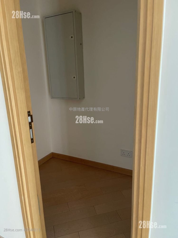 Century Gateway Sell 3 Bedrooms , 1 Bathroom 722 ft²