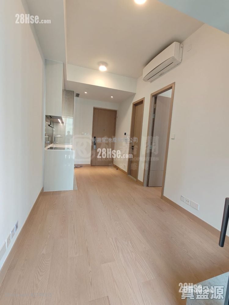 Seasons Place 售盤 1 房 , 1 浴室 323 平方呎